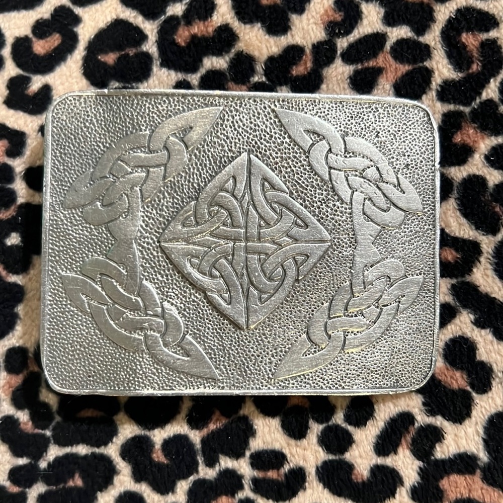 VINTAGE BULLDOG BUCKLE CO. CELTIC WICCAN SILVER PEWTER BELT BUCKLE ENGLAND